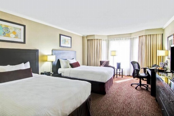 Delta Hotels by Marriott Toronto East image 12